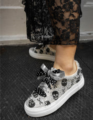 SIDNY SKULLS Rhinestone Sneaker