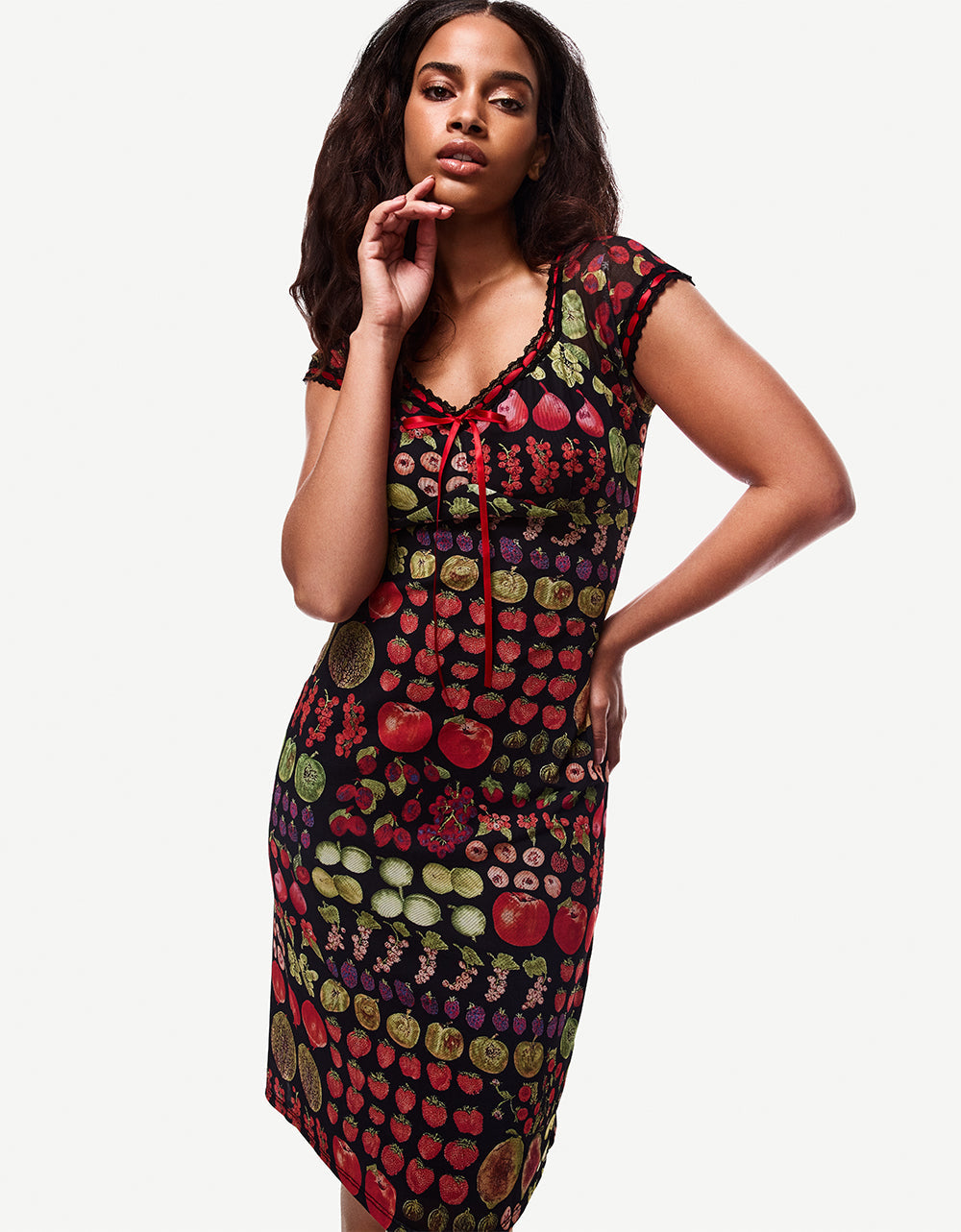 BETSEY'S FRUIT DRESS BLACK MULTI Women's Fruit Print Short-Sleeved Slip Dress