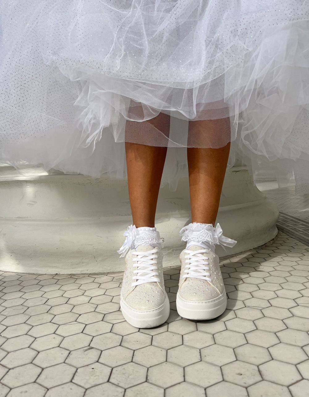 SB-SIDNY IVORY Pearl Sneaker